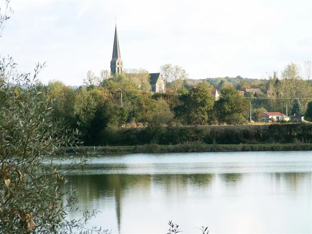 Lac : Plan d'eau marcel jalicot à Saint-germain-des-fossés, parcours de pêche en eau douce en Allier