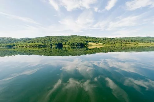 Lac : Lac de montbel à Montbel, parcours de pêche en eau douce en Ariège
