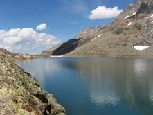 Lac : Lac de la fare à Oz en oisans, parcours de pêche en eau douce en Isère