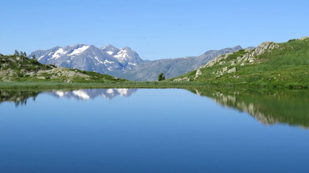 Lac : Lac carrelet et faucille à Oz en oisans, parcours de pêche en eau douce en Isère