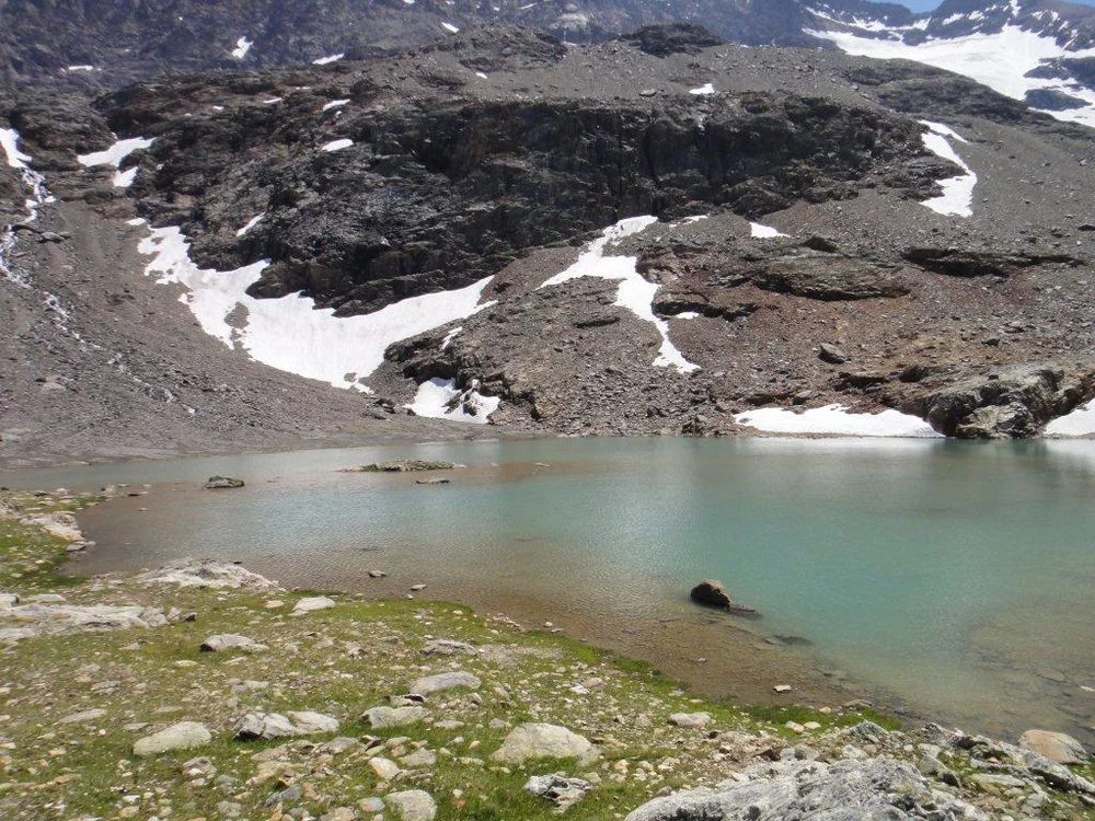Lac : Lac de la balme rousse à Vaujany, parcours de pêche en eau douce en Isère