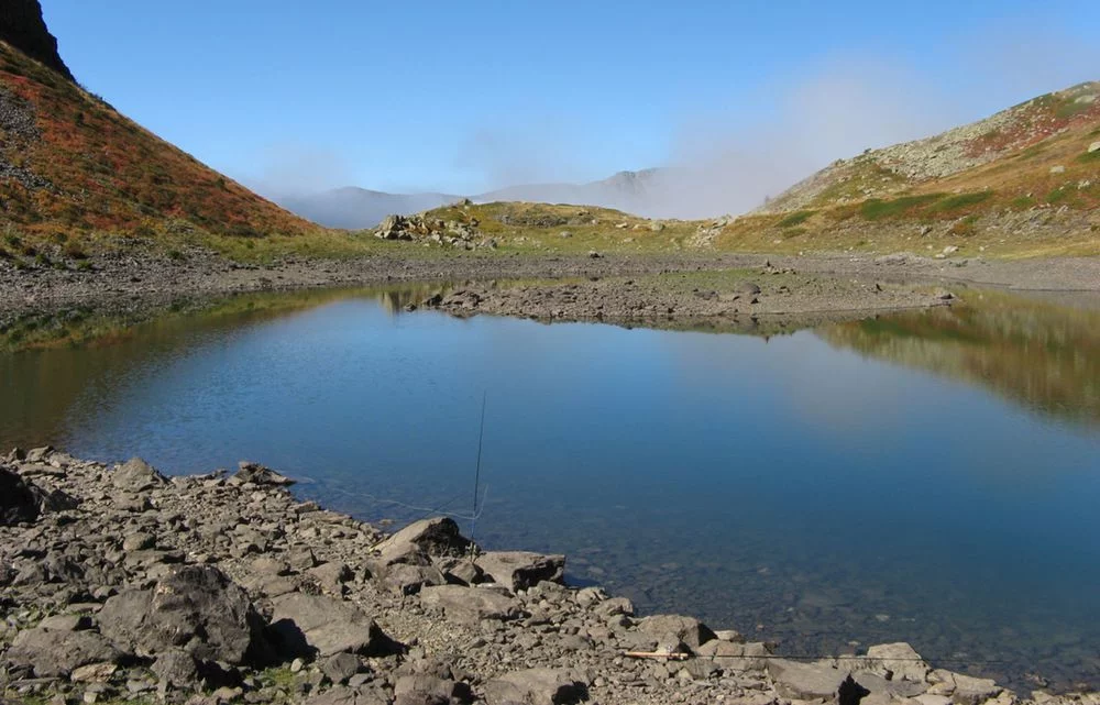 Lac : Lac du rif bruyant à Lavaldens, parcours de pêche en eau douce en Isère