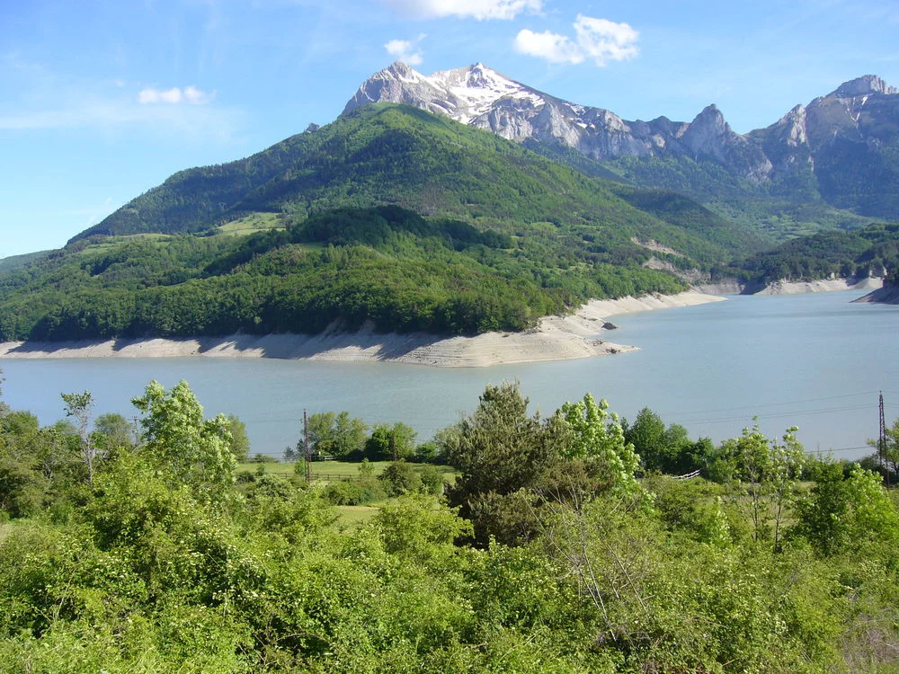 Lac : Lac du sautet à Corps, parcours de pêche en eau douce en Isère